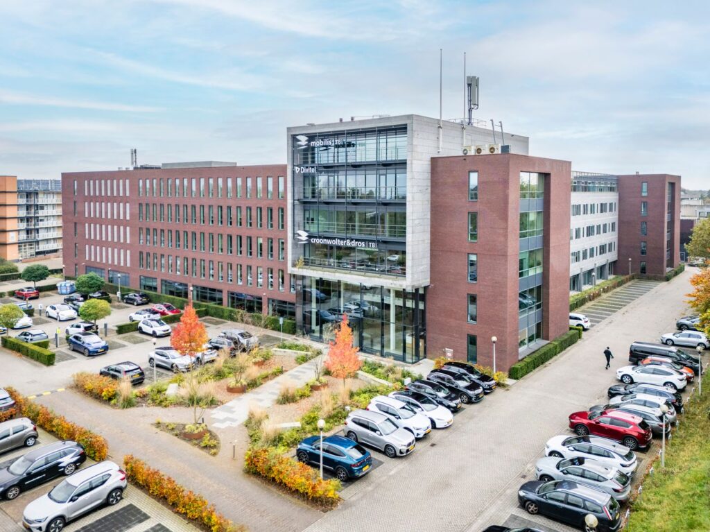 Fauststraat 3 — kantoorgebouw buitenaanzicht